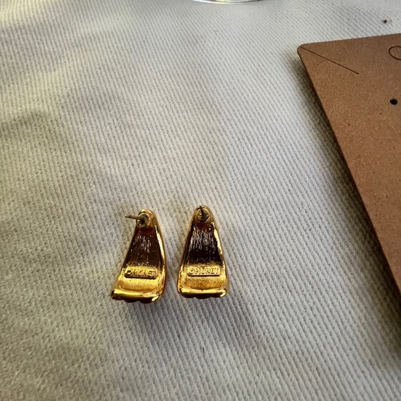 2 Pair of Vintage Monet Gold tone Pierced earrings - Picture 8 of 11